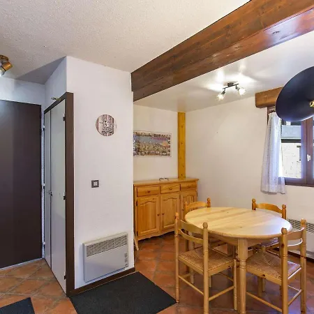 Duplex T3 A Esquieze-sere, Balcon, Wifi Et Parking - Fr-1-402-128 * Esquieze-Sere